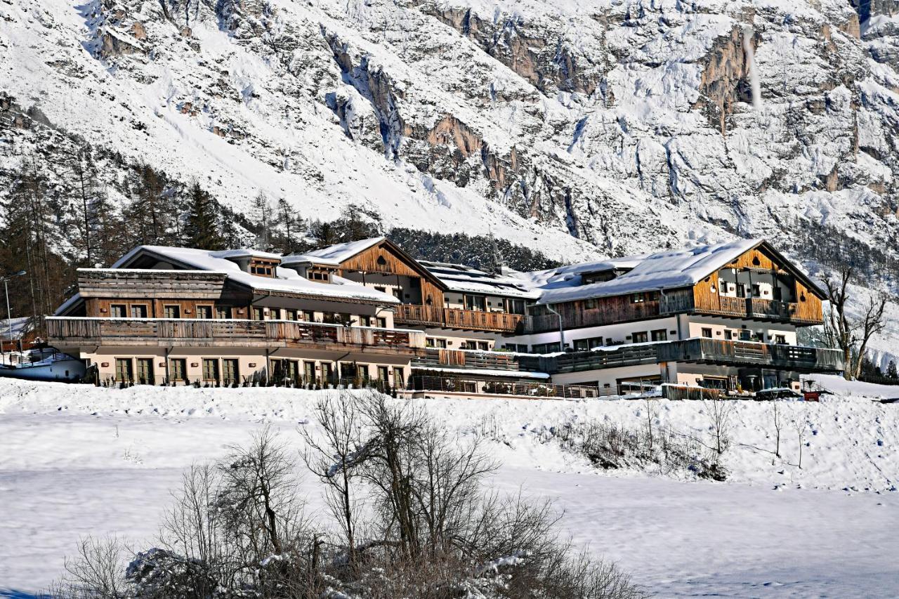 Rosapetra Spa Resort - Small Luxury Hotels Of The World Cortina dʼAmpezzo Exterior foto